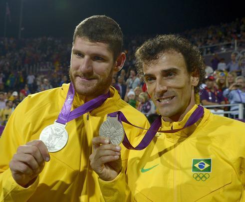 Jonas Reckermann e Julius Brink venceram brasileiros e ficaram com o ouro