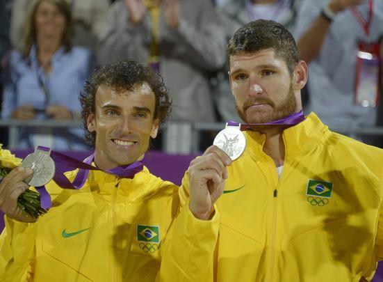 Jonas Reckermann e Julius Brink venceram brasileiros e ficaram com o ouro