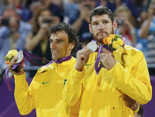 Jonas Reckermann e Julius Brink venceram brasileiros e ficaram com o ouro