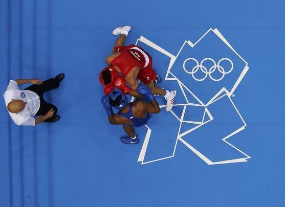 Imagens da vitria de Esquiva Falco