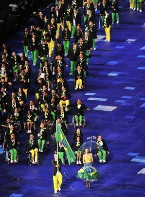 Delegao brasileira desfila na Cerimnia de abertura dos Jogos Paralmpicos