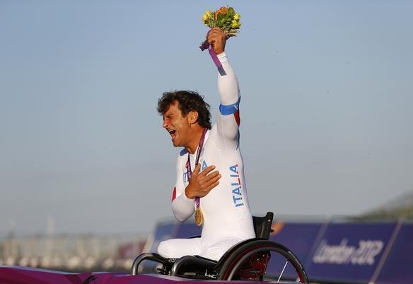 O ex-piloto italiano venceu a prova de contra-relgio e disputa de estrada na categoria H4. Em Londres, ele ainda ganhou a prata na prova de equipes mistas do ciclismo de estrada