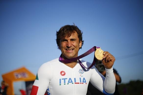 O ex-piloto italiano venceu a prova de contra-relgio e disputa de estrada na categoria H4. Em Londres, ele ainda ganhou a prata na prova de equipes mistas do ciclismo de estrada