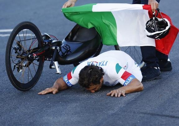 O ex-piloto italiano venceu a prova de contra-relgio e disputa de estrada na categoria H4. Em Londres, ele ainda ganhou a prata na prova de equipes mistas do ciclismo de estrada