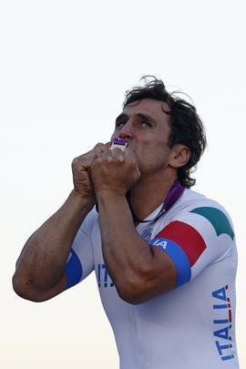 O ex-piloto italiano venceu a prova de contra-relgio e disputa de estrada na categoria H4. Em Londres, ele ainda ganhou a prata na prova de equipes mistas do ciclismo de estrada