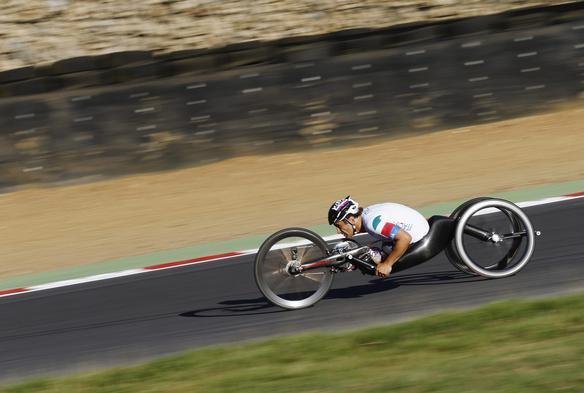 O ex-piloto italiano venceu a prova de contra-relgio e disputa de estrada na categoria H4. Em Londres, ele ainda ganhou a prata na prova de equipes mistas do ciclismo de estrada
