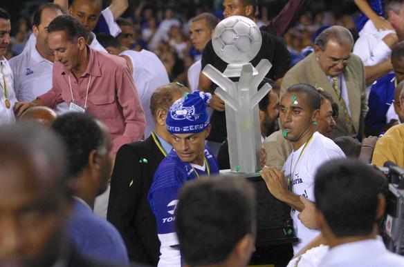 Alex deu três assistências na vitória sobre o Flamengo por 3 a 1, na final da Copa do Brasil 2003