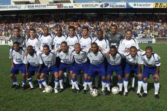 Time do Cruzeiro campeão mineiro invicto, comandado por Alex