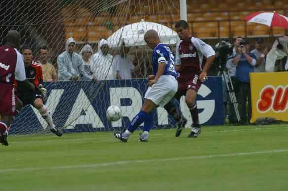 No jogo da entrega da taça, Alex marcou um gol de placa contra o Fluminense