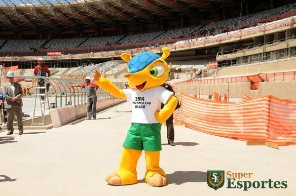 J�r�me Valcke visita as obras do Mineir�o