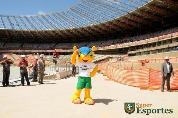 J�r�me Valcke visita as obras do Mineir�o