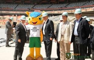 J�r�me Valcke visita as obras do Mineir�o
