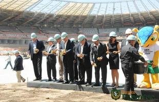 J�r�me Valcke visita as obras do Mineir�o