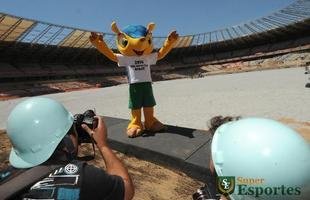 J�r�me Valcke visita as obras do Mineir�o