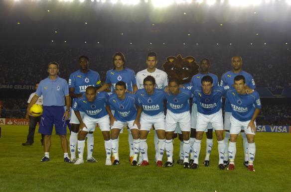 Cruzeiro jogou parte da Libertadores 2008 com seu uniforme nmero 3 daquele ano