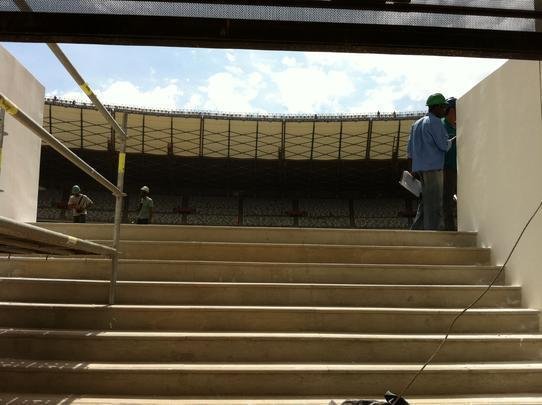 Tnel de acesso ao gramado (onde entraro os dois times ou selees)