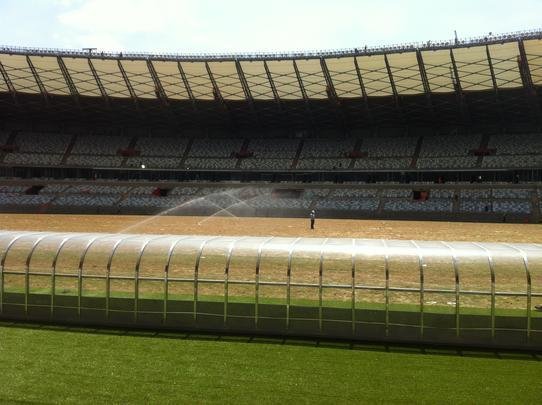 Sistema de irrigao do gramado