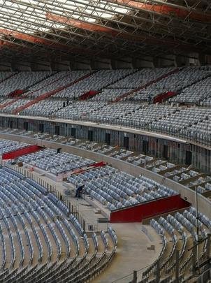 Setor que fica diante das cabines de imprensa