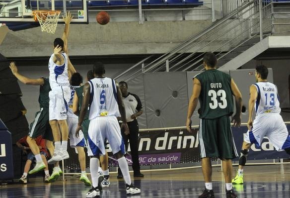 Galeria de fotos do duelo entre Minas e Palmeiras, na Arena JK, pelo NBB