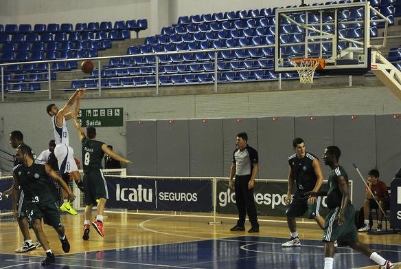 Galeria de fotos do duelo entre Minas e Palmeiras, na Arena JK, pelo NBB
