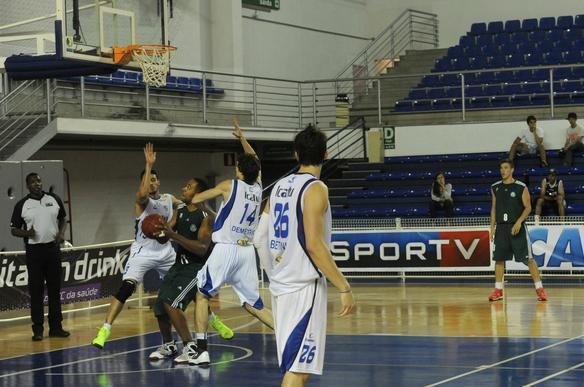 Galeria de fotos do duelo entre Minas e Palmeiras, na Arena JK, pelo NBB