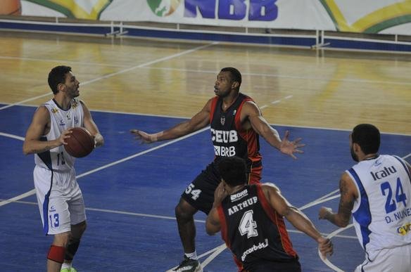 Braslia vence Minas, em Belo Horizonte, por 90 a 84 