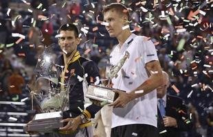 O principal favorito ao t�tulo do ATP 500 de Dubai confirmou sua condi��o. Neste s�bado, Novak Djokovic enfrentou Tomas Berdych na decis�o do torneio disputado nos Emirados �rabes Unidos e s� precisou de dois sets para levar o caneco para a casa. A partida terminou com parciais de 7/5 e 6/3. O s�rvio segue invicto em 2013.