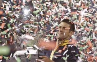 O principal favorito ao t�tulo do ATP 500 de Dubai confirmou sua condi��o. Neste s�bado, Novak Djokovic enfrentou Tomas Berdych na decis�o do torneio disputado nos Emirados �rabes Unidos e s� precisou de dois sets para levar o caneco para a casa. A partida terminou com parciais de 7/5 e 6/3. O s�rvio segue invicto em 2013.