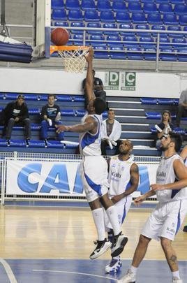 Minas faz mais uma cesta na vitria diante do So Jos