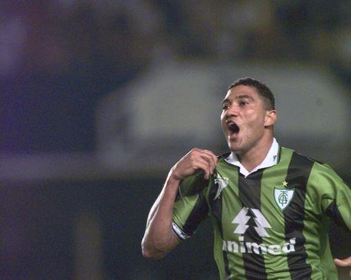 O Amrica foi campeo da Copa Sul-Minas de 2000 aps vencer o Cruzeiro na deciso
