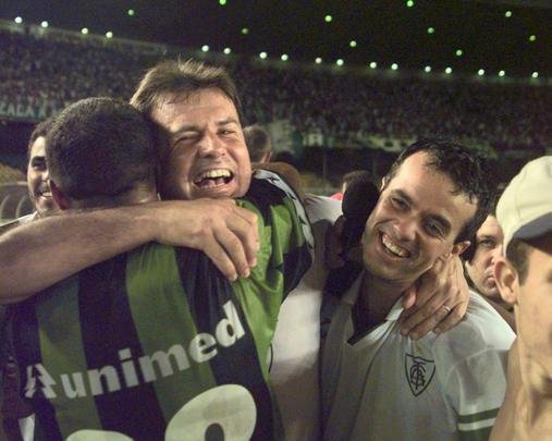 O Amrica foi campeo da Copa Sul-Minas de 2000 aps vencer o Cruzeiro na deciso