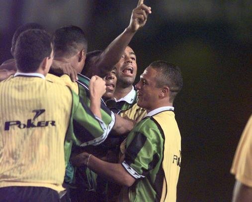 O Amrica foi campeo da Copa Sul-Minas de 2000 aps vencer o Cruzeiro na deciso