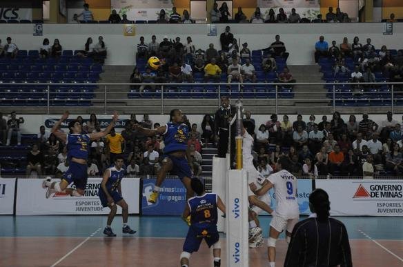 Minas derrota UPCN por 3 sets a 1 e garante classifica��o � semifinal do Sul-Americano em BH 