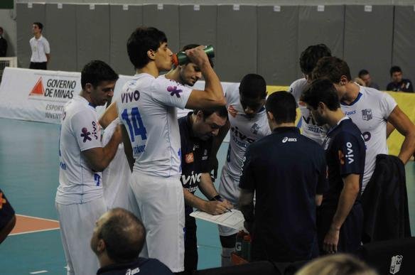 Minas derrota UPCN por 3 sets a 1 e garante classifica��o � semifinal do Sul-Americano em BH 