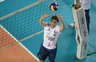 O Minas n�o tomou conhecimento do Rio de Janeiro, atual campe�o da Superliga Masculina de V�lei, e venceu o confronto deste s�bado � tarde na Arena JK, em Belo Horizonte, por 3 sets a 0, com parciais de 27/25, 25/17 e 25/20. O resultado levou o clube mineiro � decis�o do Campeonato Sul-Americano Masculino de Clubes, marcada para este domingo
