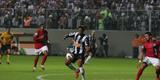 Bem marcado, Ronaldinho viu o Atltico conquistar dramtica classificao  semifinal da Copa Libertadores. Goleiro Victor pegou pnalti aos 48 minutos do segundo tempo