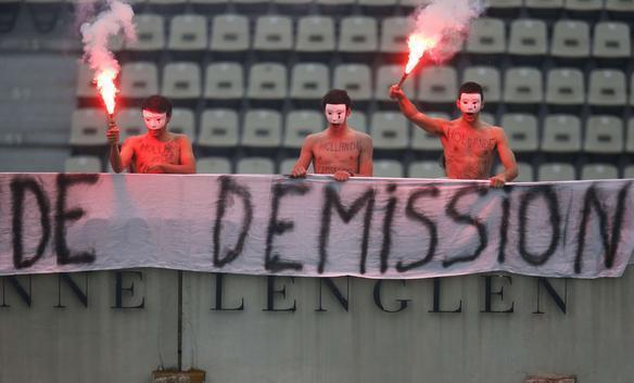 Deciso espanhola foi marcada por protestos e chuva
