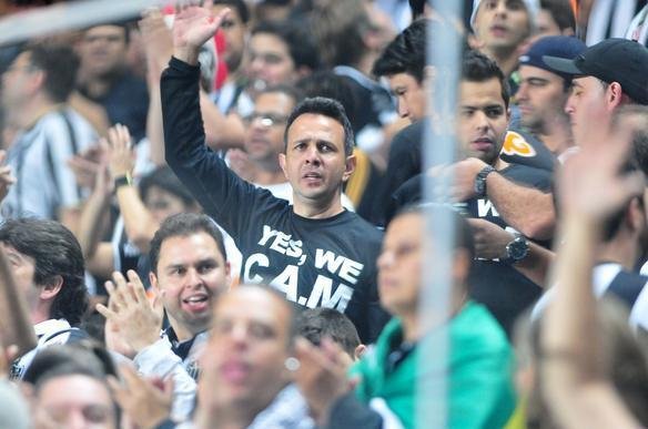 Lances do duelo entre Atltico e Newell's pela semifinal da Libertadores, no Independncia