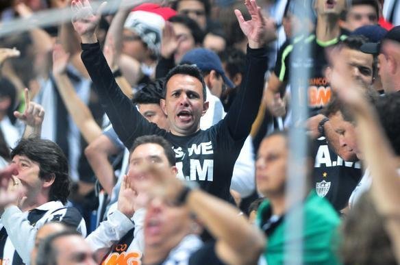 Lances do duelo entre Atltico e Newell's pela semifinal da Libertadores, no Independncia