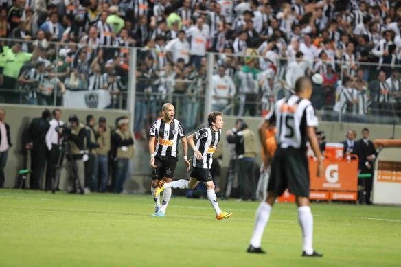 Lances do duelo entre Atltico e Newell's Old Boys no Independncia pela semifinal da Libertadores