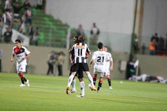 Lances do duelo entre Atltico e Newell's Old Boys no Independncia pela semifinal da Libertadores