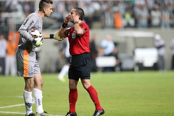 Lances do duelo entre Atltico e Newell's Old Boys no Independncia pela semifinal da Libertadores