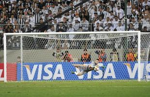 Victor defende cobrana de Maxi Rodrguez e garante Atltico na final da Copa Libertadores