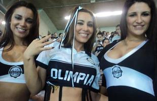 Viviana Figueredo, Acela Gomez e Luana Chamorro, as musas do Olimpia, presentes no Mineiro para a final da Libertadores. Elas prometem pintar o corpo no estdio caso o Decano seja campeo