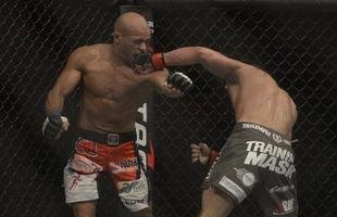 Ian McCall venceu Iliarde Santos por decis�o un�nime na Arena da Barra