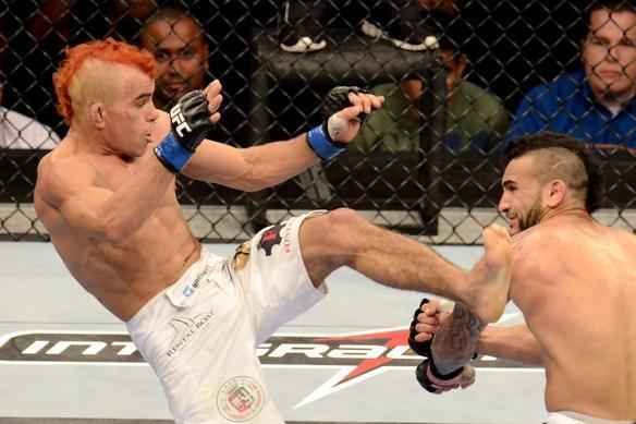 Em duelo de brasileiros, John Lineker levou a melhor sobre 'Sem Chance' no UFC 163