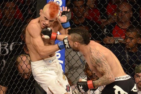 Em duelo de brasileiros, John Lineker levou a melhor sobre 'Sem Chance' no UFC 163