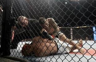 Em duelo de brasileiros, John Lineker levou a melhor sobre 'Sem Chance' no UFC 163