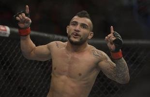 Em duelo de brasileiros, John Lineker levou a melhor sobre 'Sem Chance' no UFC 163
