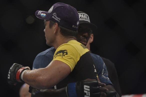 Phil Davis venceu o brasileiro Lyoto Machida por decis�o un�nime no Rio de Janeiro